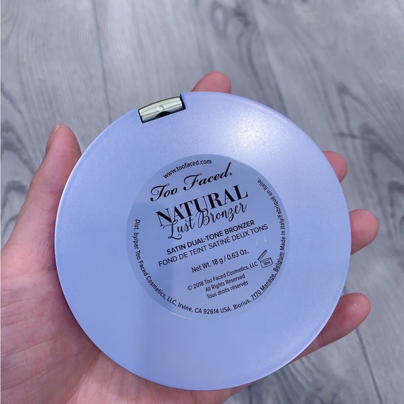 💗🆕 Too Faced Natural Lust Satin Bronzer 12.5g - Picture 9 of 10